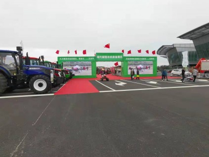 第七届中国（山西）特色农产品交易博览会开幕 现代新型农机装备展区备受关注