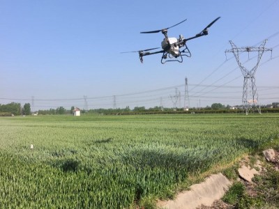 南阳市内无人打药，撒肥